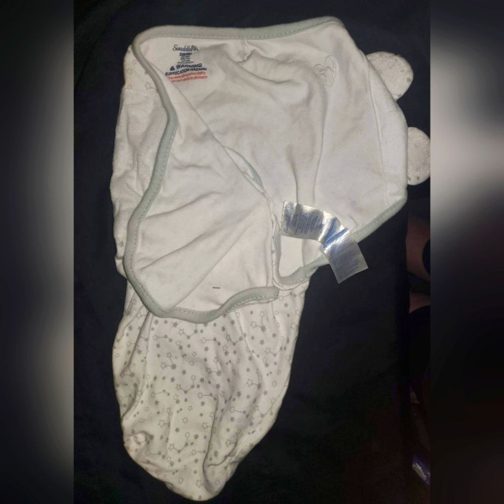 BABY Swaddle - Picture 3 of 4